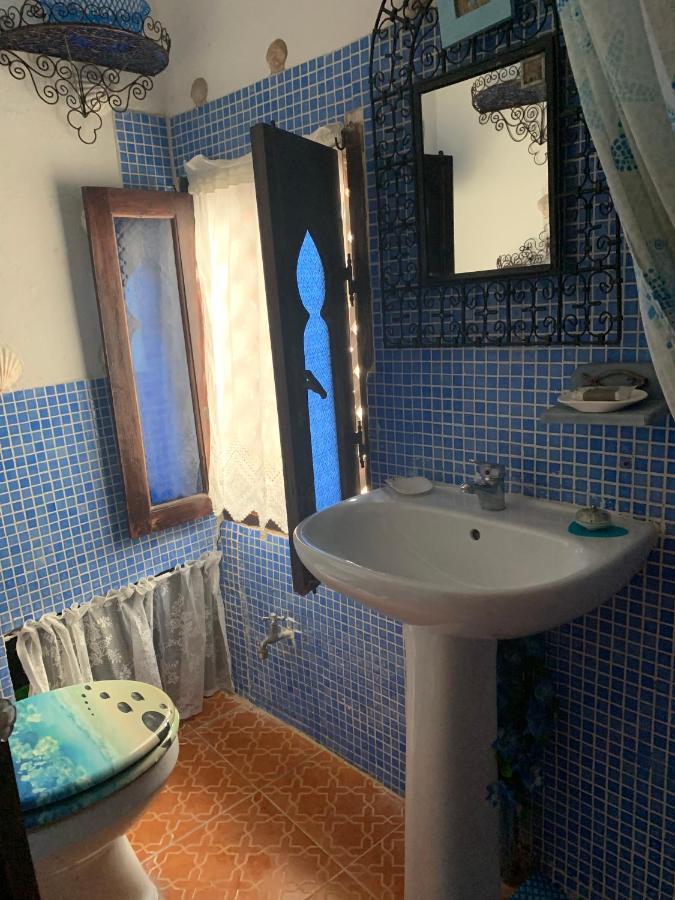 Hathor ,Casa Marroqui Con Dos Terrazas En La Medina Antigua , Ideal Parejas!! Wifi!! อซิลาห์ ภายนอก รูปภาพ